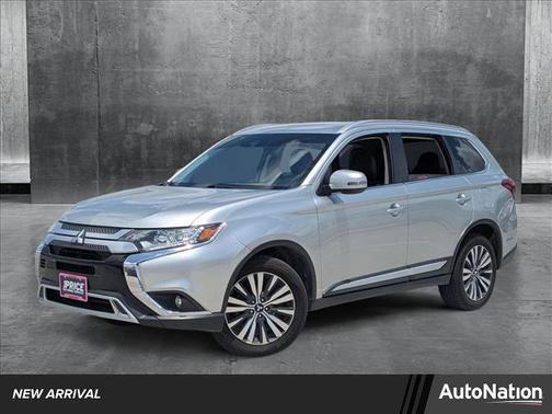 2020 Mitsubishi Outlander SE