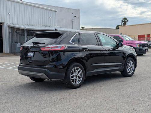 Iconic Silver Metallic 2024 Ford Edge SEL