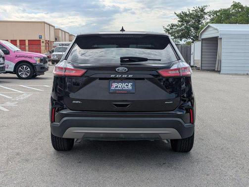 Iconic Silver Metallic 2024 Ford Edge SEL