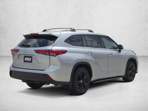 Celestial Silver Metallic 2020 Toyota Highlander LE