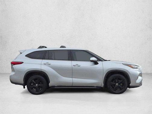 Celestial Silver Metallic 2020 Toyota Highlander LE