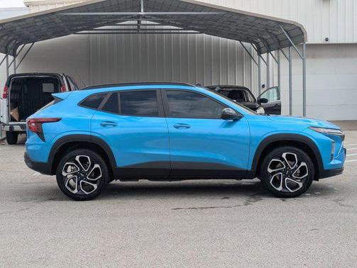 Marina Blue Metallic 2025 Chevrolet Trax FWD 2RS