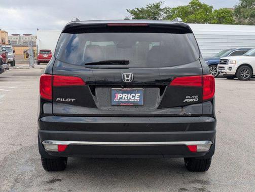 Crystal Black Pearl 2017 Honda Pilot Elite