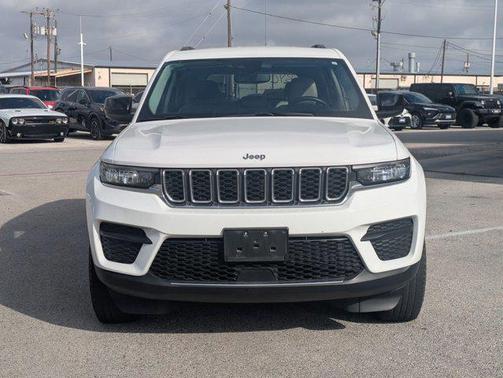 2022 Jeep Grand Cherokee Laredo