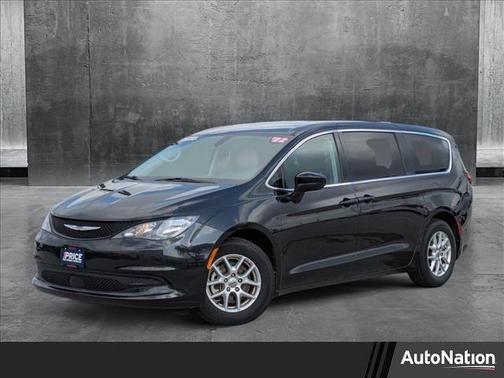 2022 Chrysler Voyager LX