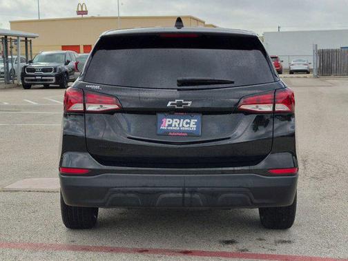 Mosaic Black Metallic 2021 Chevrolet Trax LT