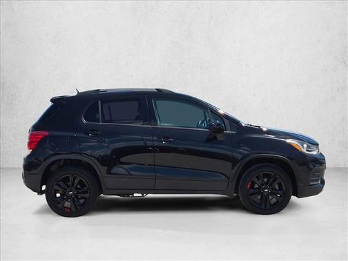 Mosaic Black Metallic 2021 Chevrolet Trax LT