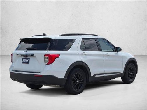 Oxford White 2021 Ford Explorer XLT