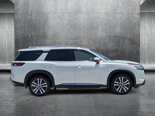 2022 Nissan Pathfinder Platinum 2WD