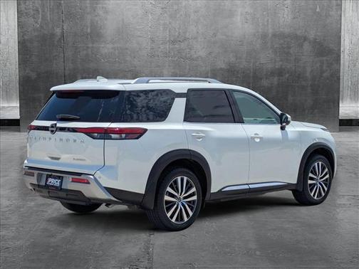 2022 Nissan Pathfinder Platinum 2WD
