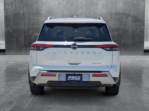 2022 Nissan Pathfinder Platinum 2WD