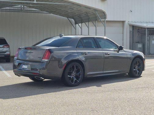 Gloss Black 2021 Chrysler 300 Touring