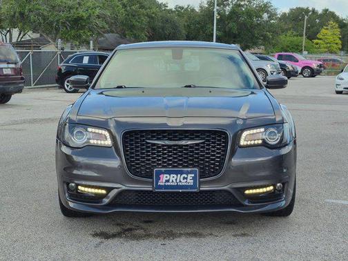 Gloss Black 2021 Chrysler 300 Touring