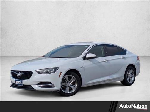 Summit White 2018 Buick Regal Sportback Preferred