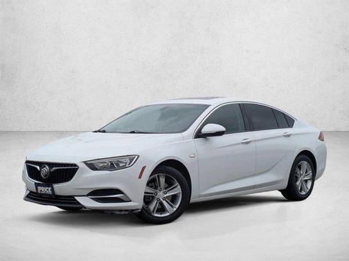Summit White 2018 Buick Regal Sportback Preferred