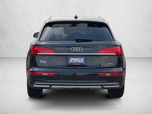 Mythos Black Metallic 2021 Audi Q5 45 Premium