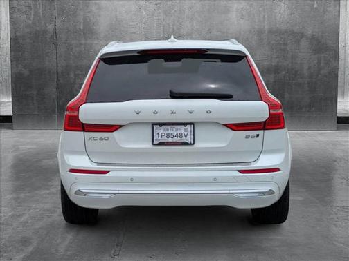 2022 Volvo XC60 B6 Inscription