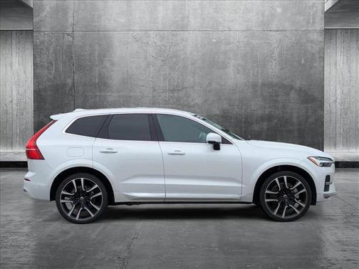 2022 Volvo XC60 B6 Inscription