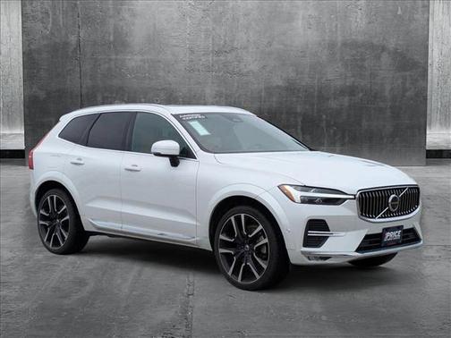2022 Volvo XC60 B6 Inscription