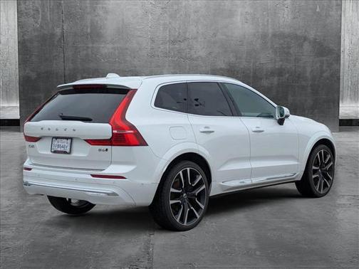2022 Volvo XC60 B6 Inscription