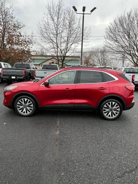 2020 Ford Escape Titanium