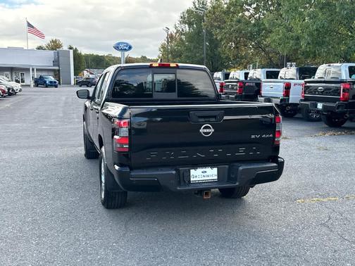 2022 Nissan Frontier SV