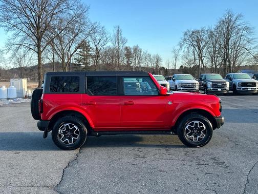 2023 Ford Bronco Outer Banks