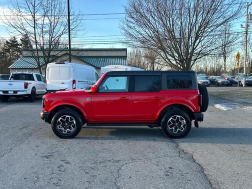 2023 Ford Bronco Outer Banks