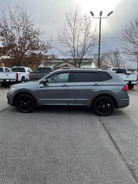 2022 Volkswagen Tiguan 2.0T SE R-Line Black