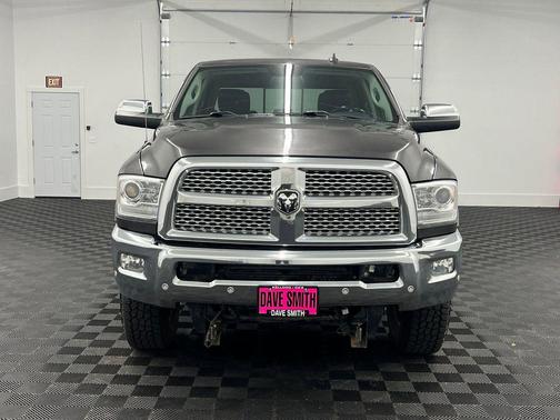 2018 RAM 2500 Laramie Crew Cab 4x4 6'4' Box