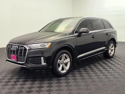 2022 Audi Q7 45 Premium Plus
