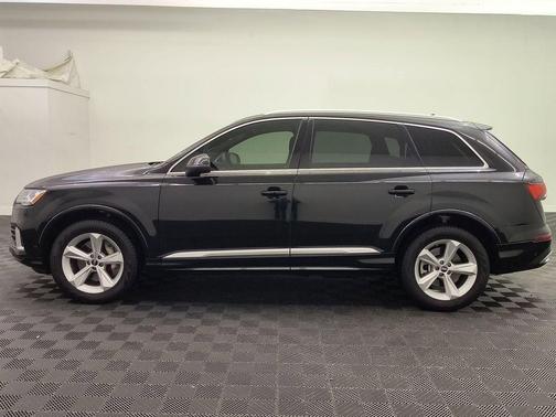 2022 Audi Q7 45 Premium Plus