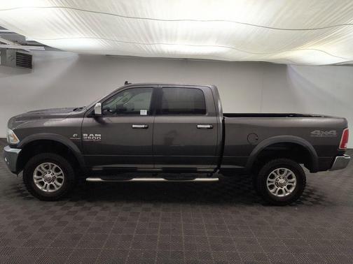 2017 RAM 2500 Laramie Crew Cab 4x4 6'4' Box