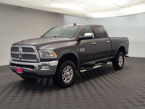 2017 RAM 2500 Laramie Crew Cab 4x4 6'4' Box