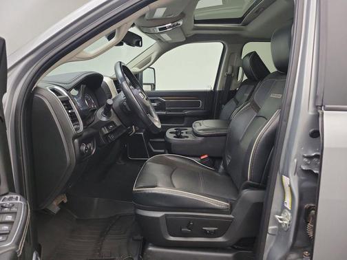 2023 RAM 3500 Laramie Crew Cab 4x4 8' Box