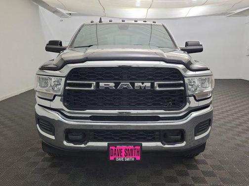 2022 RAM 3500 Tradesman Crew Cab 4x4 8' Box