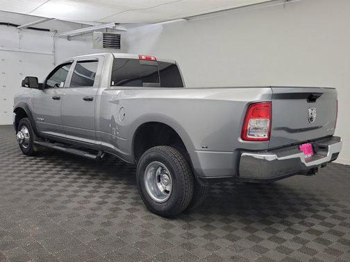 2022 RAM 3500 Tradesman Crew Cab 4x4 8' Box