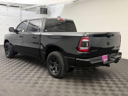 Diamond Black Crystal Pearlcoat 2019 RAM 1500 Big Horn