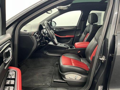2017 Porsche Macan Base