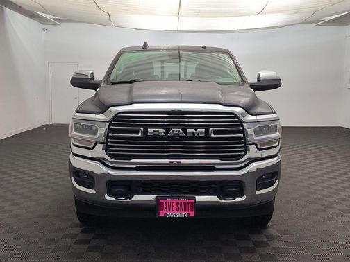 2020 RAM 2500 Laramie Crew Cab 4X4 6'4' Box