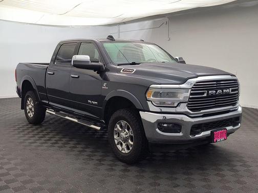 2020 RAM 2500 Laramie Crew Cab 4X4 6'4' Box