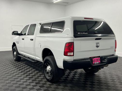 2017 RAM 3500 Tradesman Crew Cab 4x4 6'4' Box