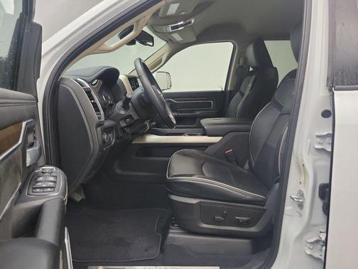 2022 RAM 2500 Laramie Crew Cab 4x4 6'4' Box