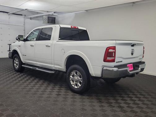 2022 RAM 2500 Laramie Crew Cab 4x4 6'4' Box