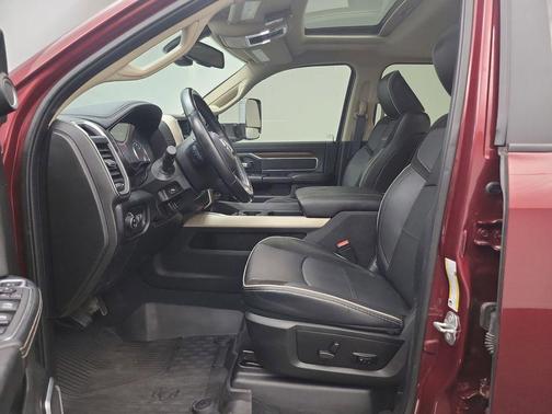 2022 RAM 3500 Laramie Crew Cab 4x4 6'4' Box