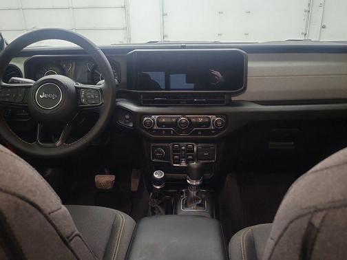 2024 Jeep Gladiator Sport S