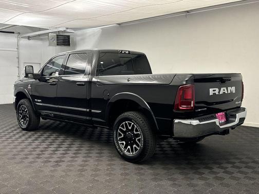 2025 RAM 3500 Limited Crew Cab 4x4 6'4' Box