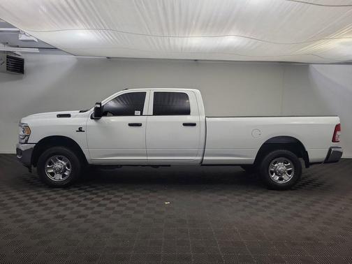 2024 RAM 3500 Tradesman Crew Cab 4x4 8' Box