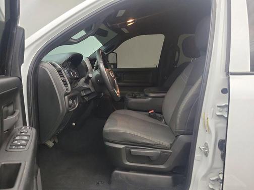 2024 RAM 3500 Tradesman Crew Cab 4x4 8' Box