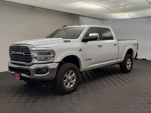 Bright White Clearcoat 2019 RAM 2500 Laramie Crew Cab 4x4 6'4' Box